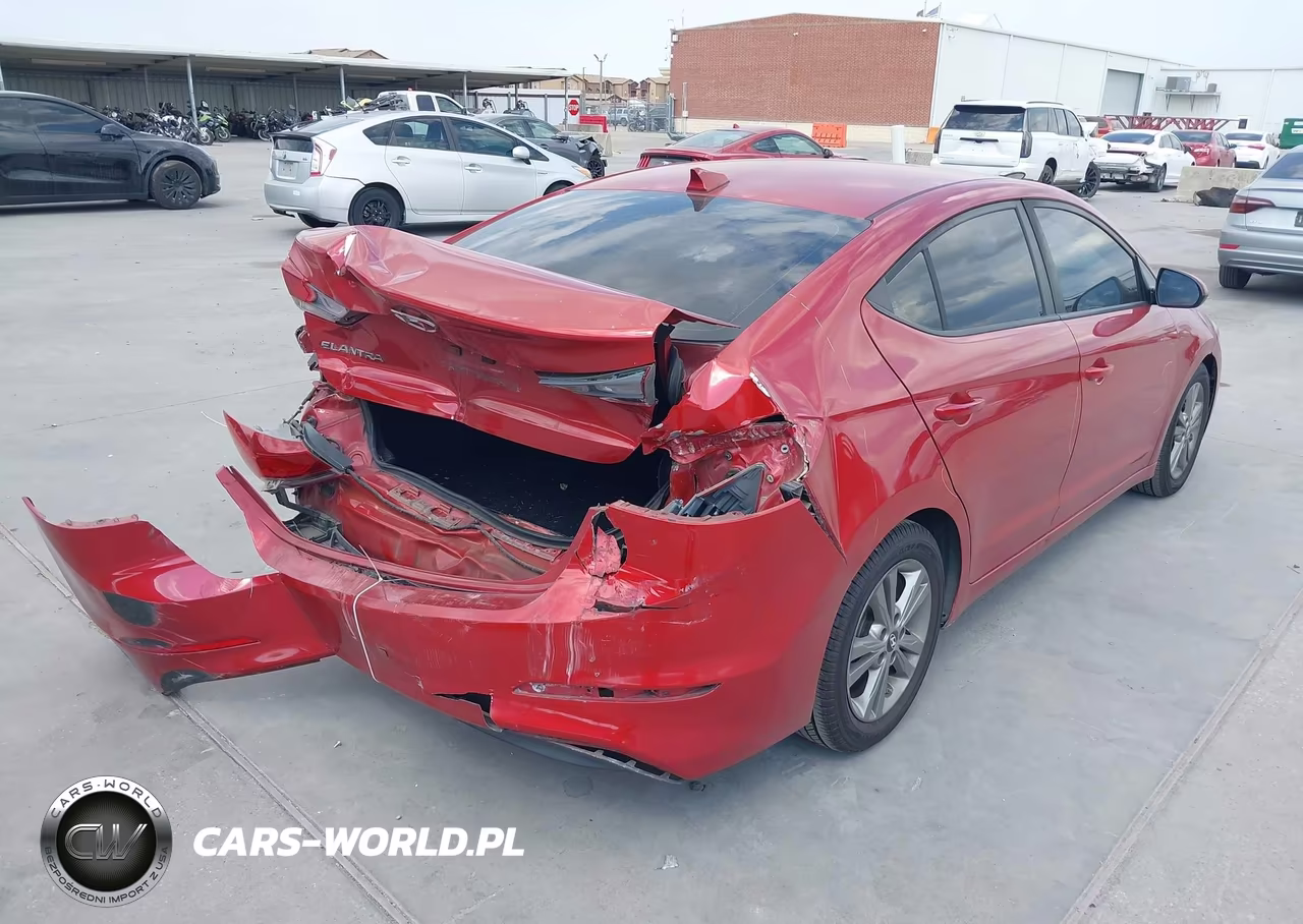 2018 Hyundai Elantra Sel VIN:5NPD84LFXJH315085 - 4