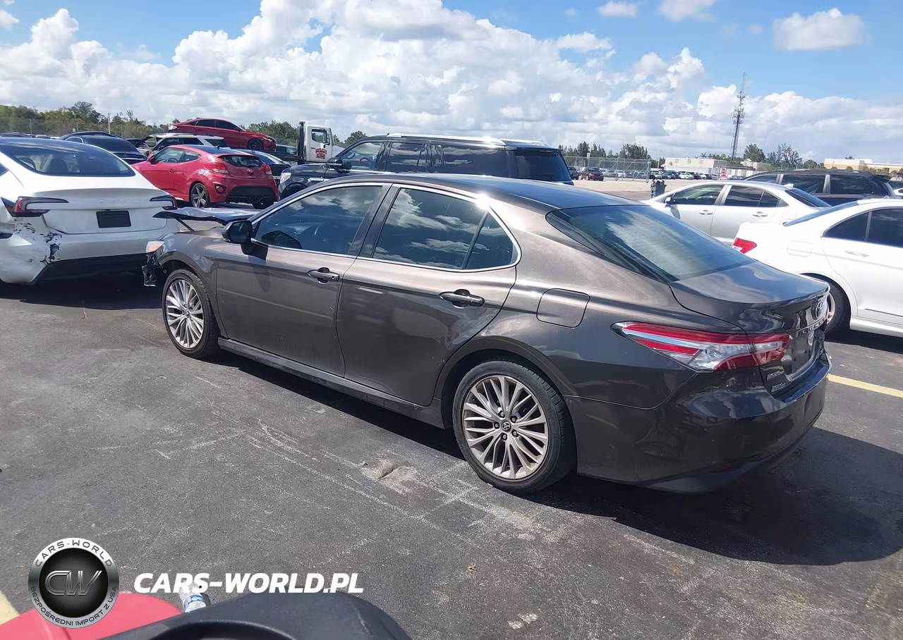 2018 Toyota Camry Xle VIN:4T1B11HK5JU051534 - 3