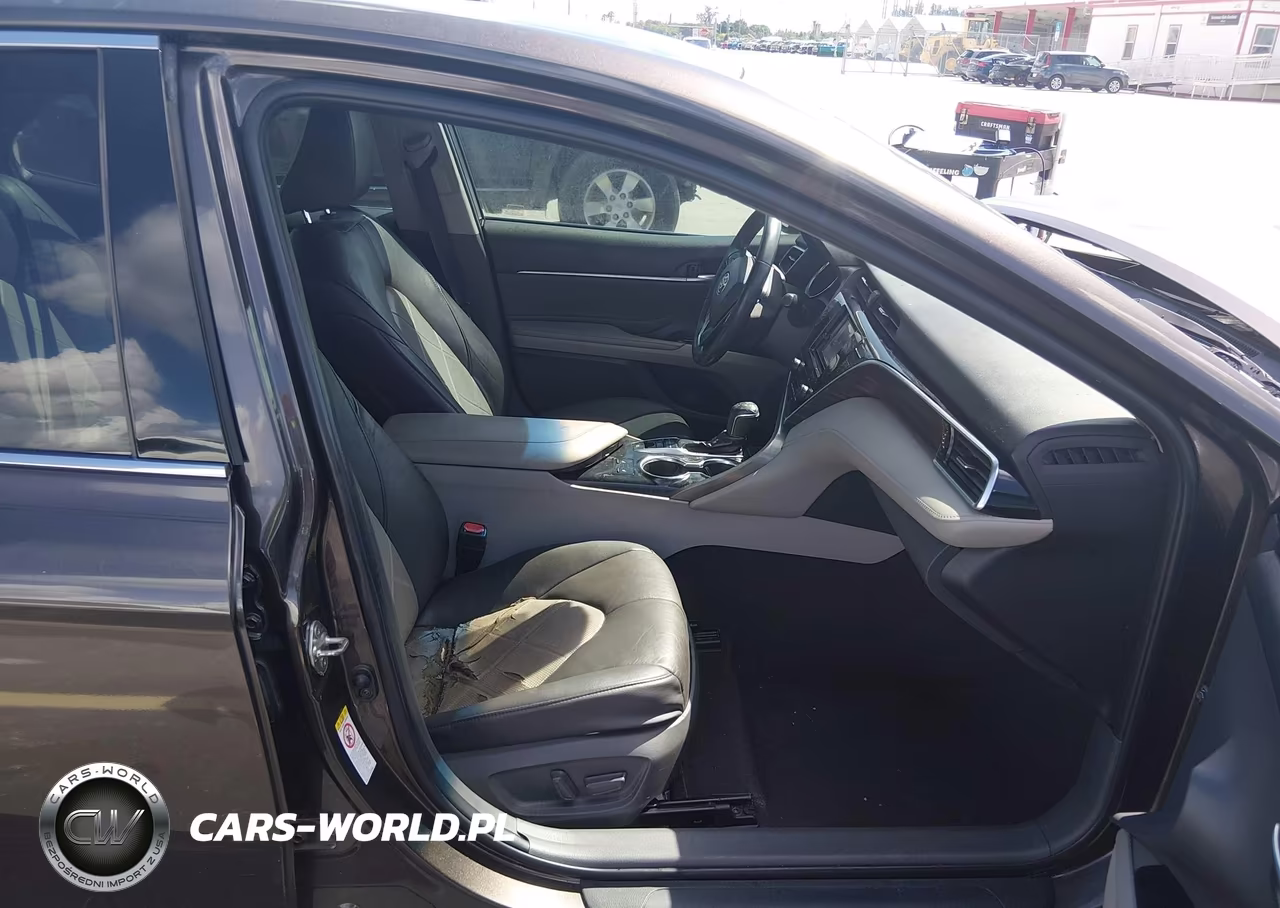 2018 Toyota Camry Xle VIN:4T1B11HK5JU051534 - 5