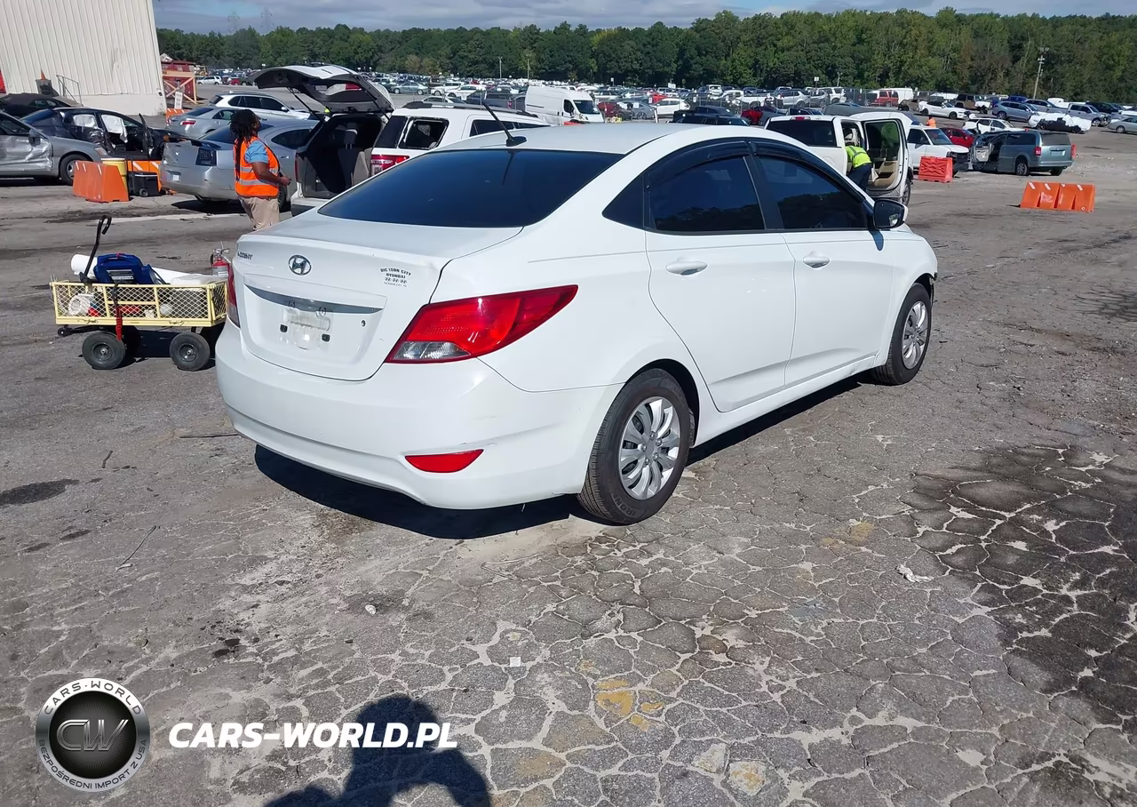 2015 Hyundai Accent Gls VIN:KMHCT4AE5FU905434 - 4
