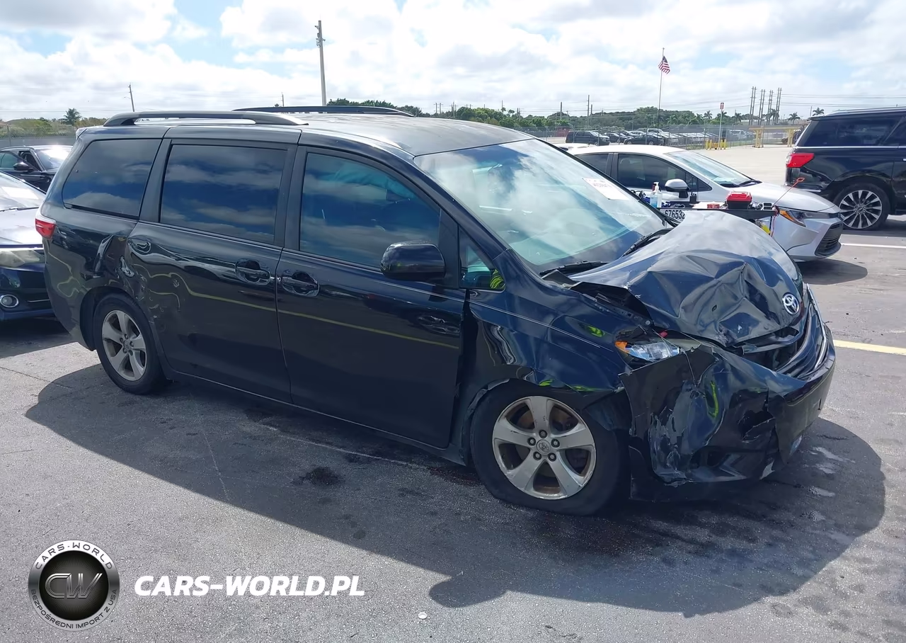 2016 Toyota Sienna Le 8 Passenger