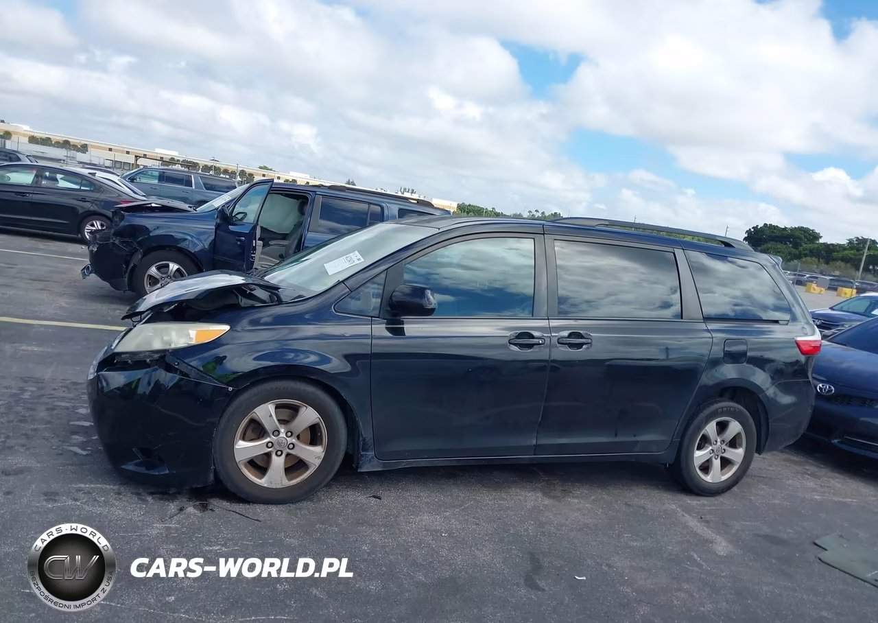2016 Toyota Sienna Le 8 Passenger VIN:5TDKK3DC6GS718636 - 14