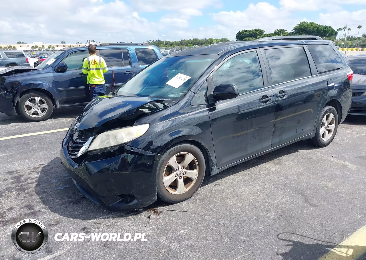2016 Toyota Sienna Le 8 Passenger VIN:5TDKK3DC6GS718636 - 2