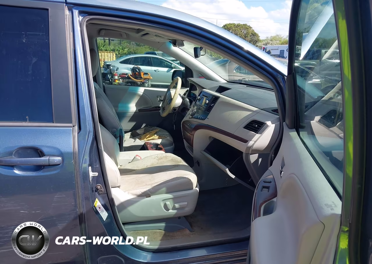 2014 Toyota Sienna Xle V6 7 Passenger Auto Access Seat-Xle V6 8 Passenger VIN:5TDYK3DC2ES480629 - 5