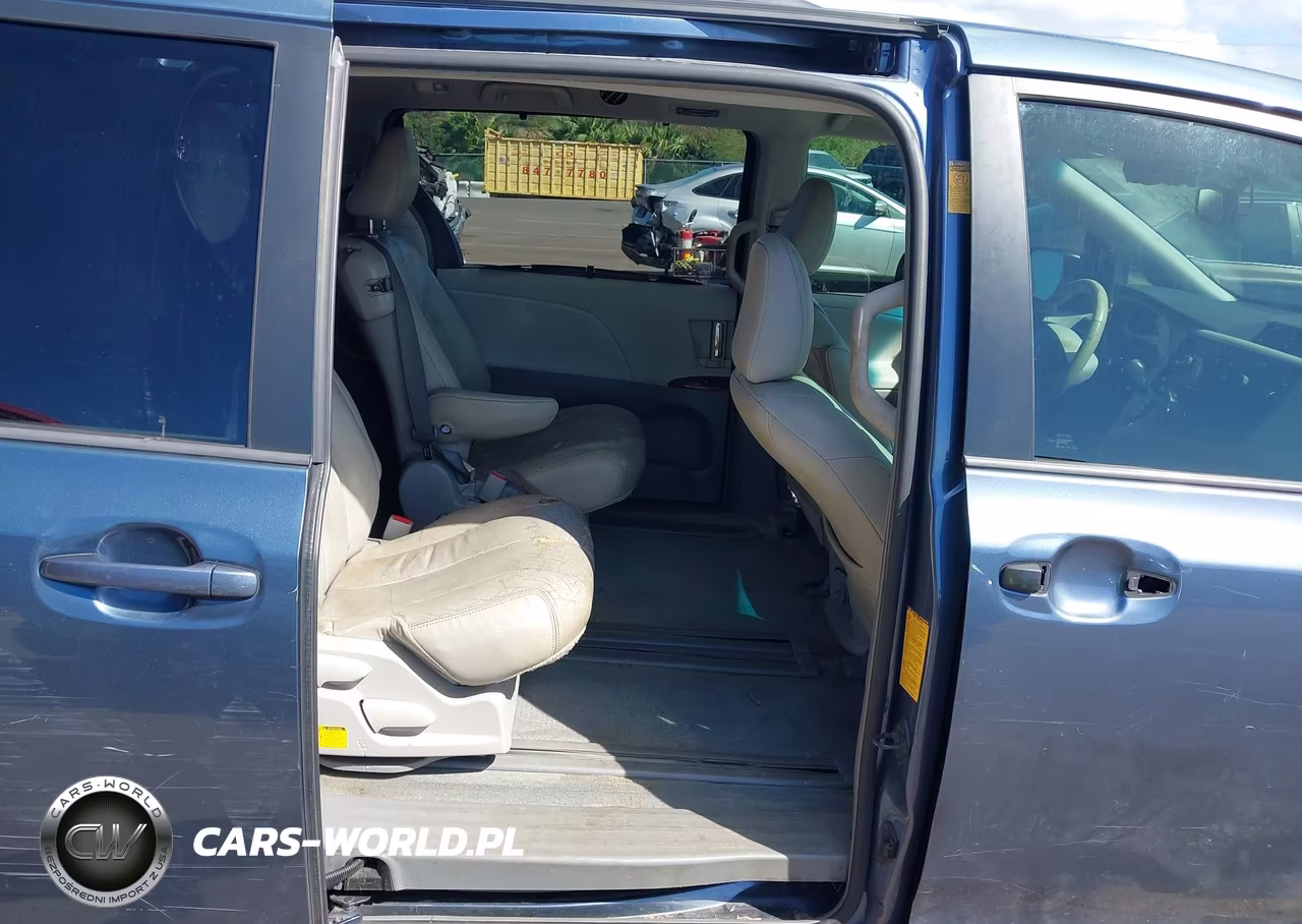 2014 Toyota Sienna Xle V6 7 Passenger Auto Access Seat-Xle V6 8 Passenger VIN:5TDYK3DC2ES480629 - 8