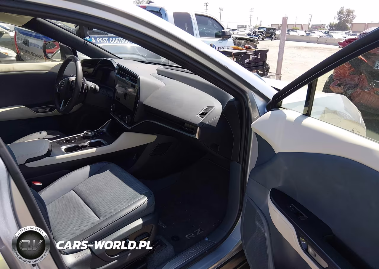2024 Lexus Rz 300E Premium VIN:JTJABABB0RA000930 - 5