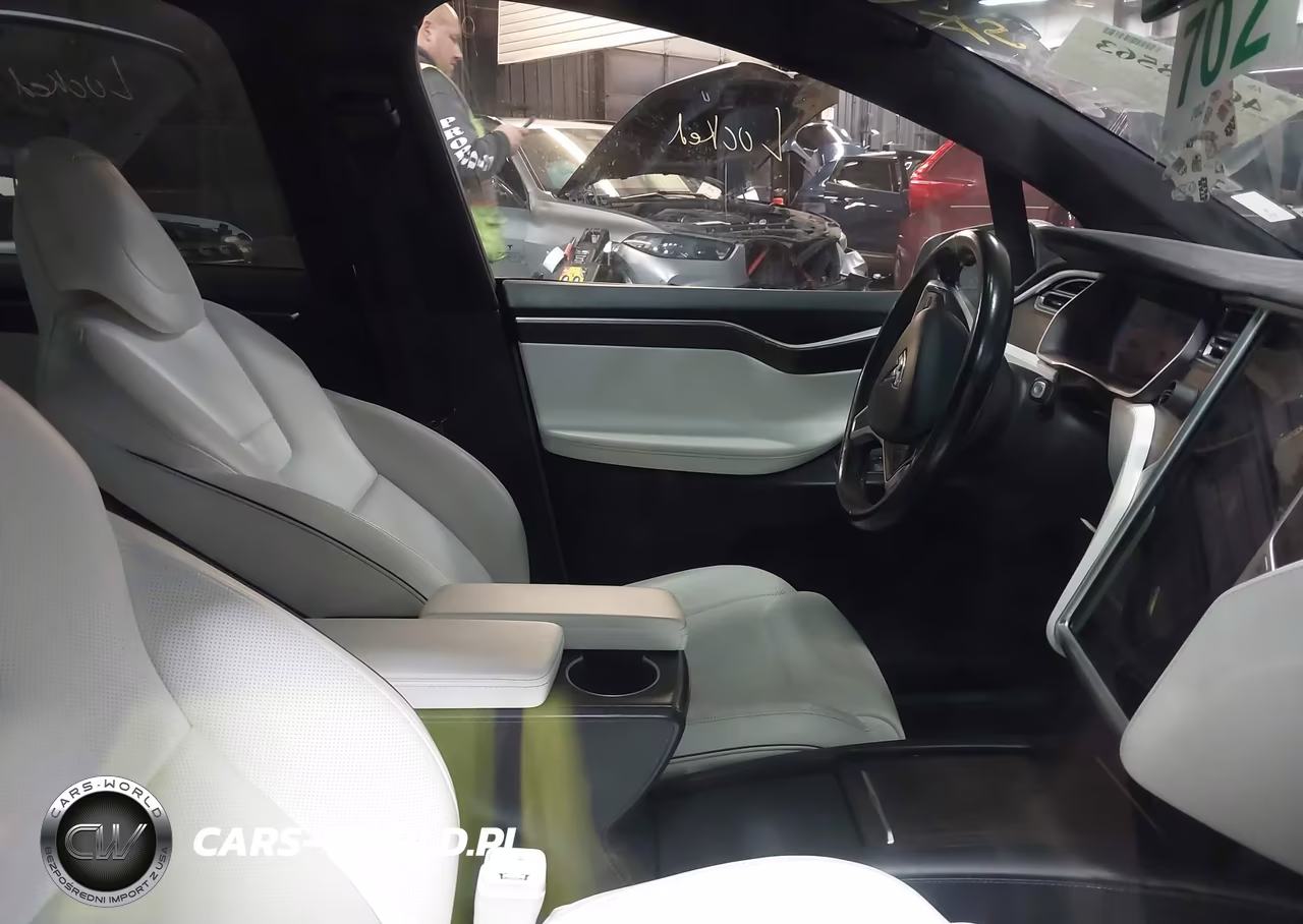 2016 Tesla Model X 60D-70D-75D-90D VIN:5YJXCAE26GF014602 - 8
