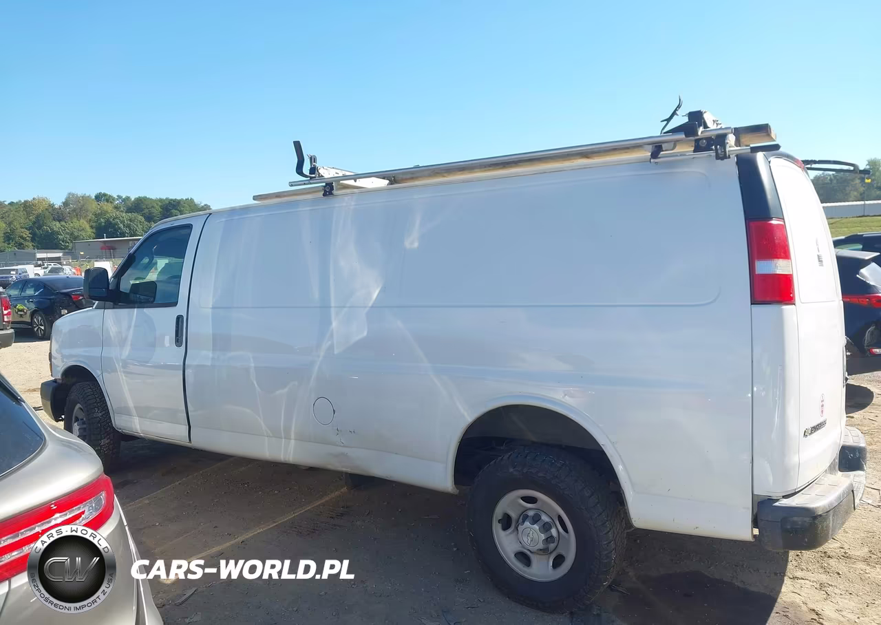 2018 Chevrolet Express 2500 Work Van VIN:1GCWGBFB3J1337347 - 13