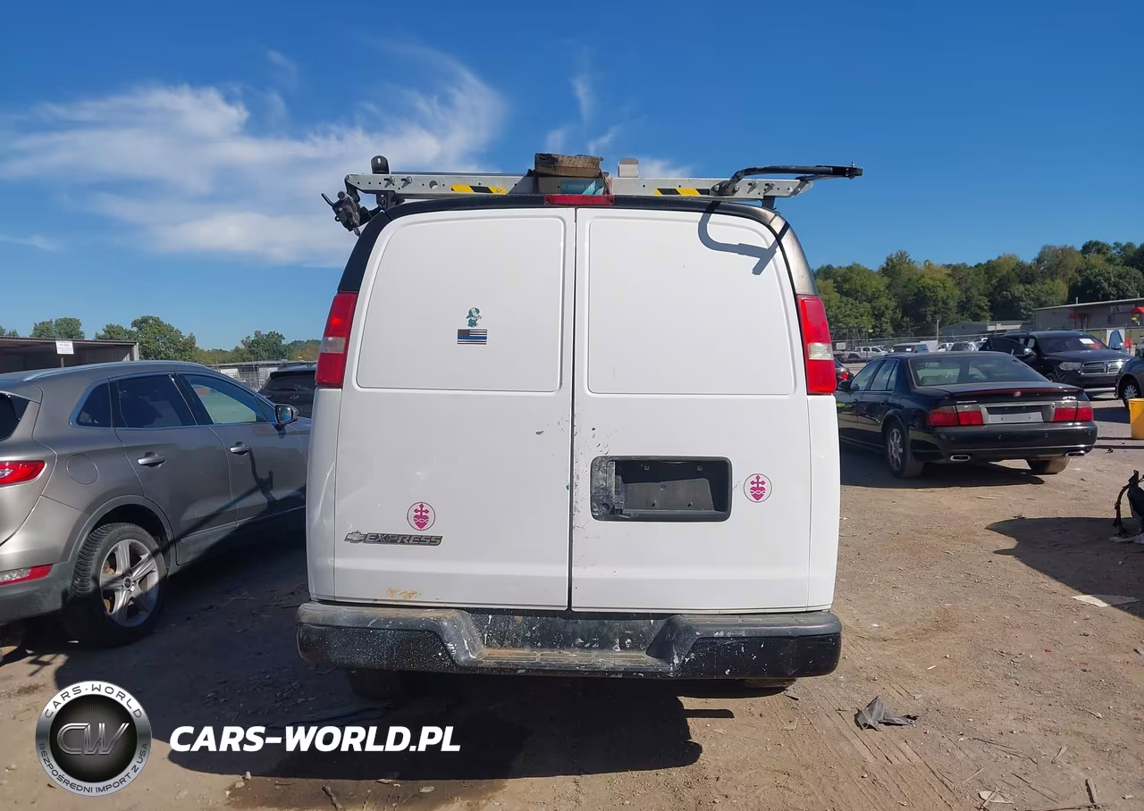 2018 Chevrolet Express 2500 Work Van VIN:1GCWGBFB3J1337347 - 15