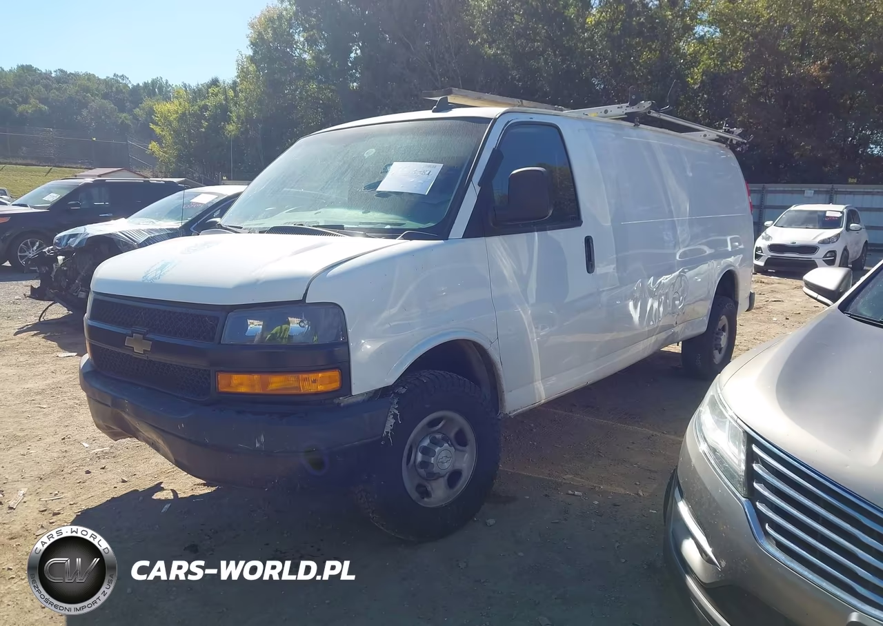 2018 Chevrolet Express 2500 Work Van VIN:1GCWGBFB3J1337347 - 2