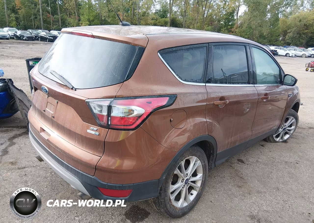 2017 Ford Escape Se VIN:1FMCU9GD9HUA11075 - 4