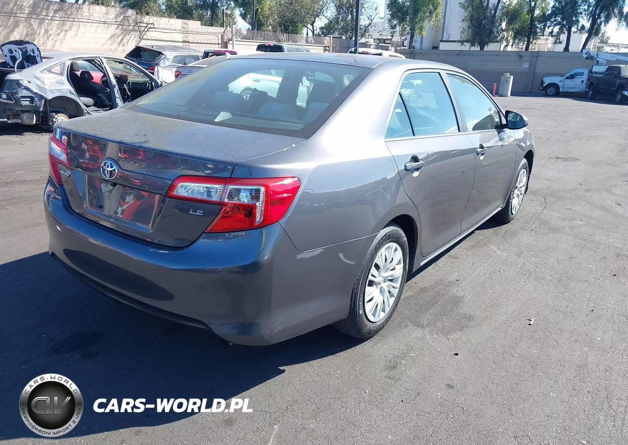 2013 Toyota Camry Le VIN:4T4BF1FK5DR305581 - 4