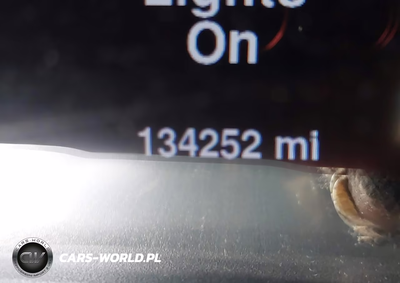 2016 Ram 1500 Sport VIN:1C6RR6MT6GS332695 - 15