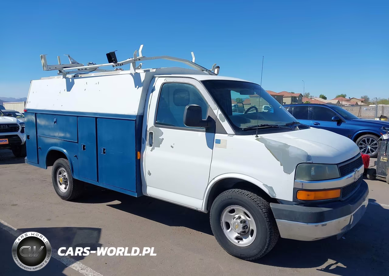 2004 Chevrolet Express Cutaway