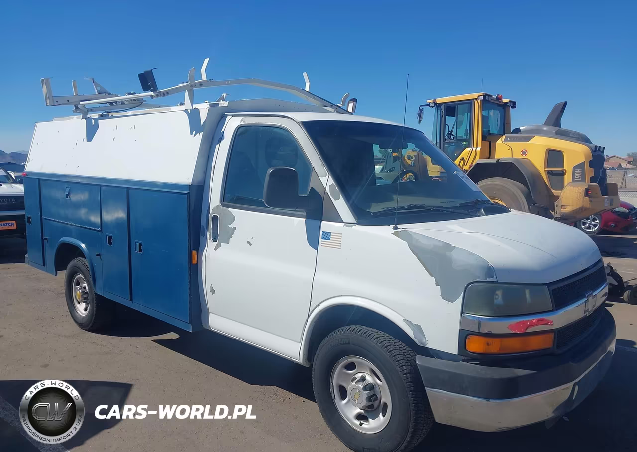 2004 Chevrolet Express Cutaway VIN:1GBHG31UX41170050 - 11