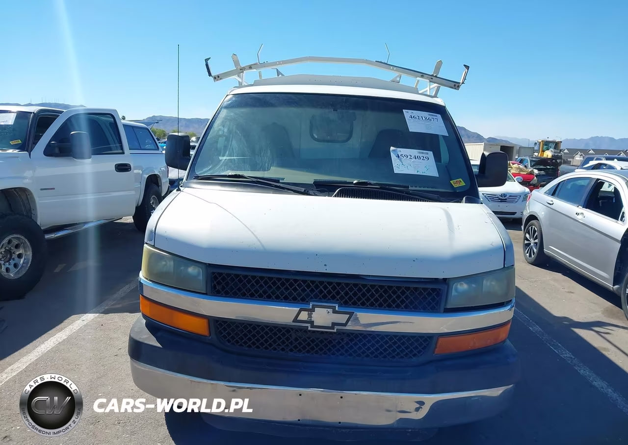 2004 Chevrolet Express Cutaway VIN:1GBHG31UX41170050 - 13