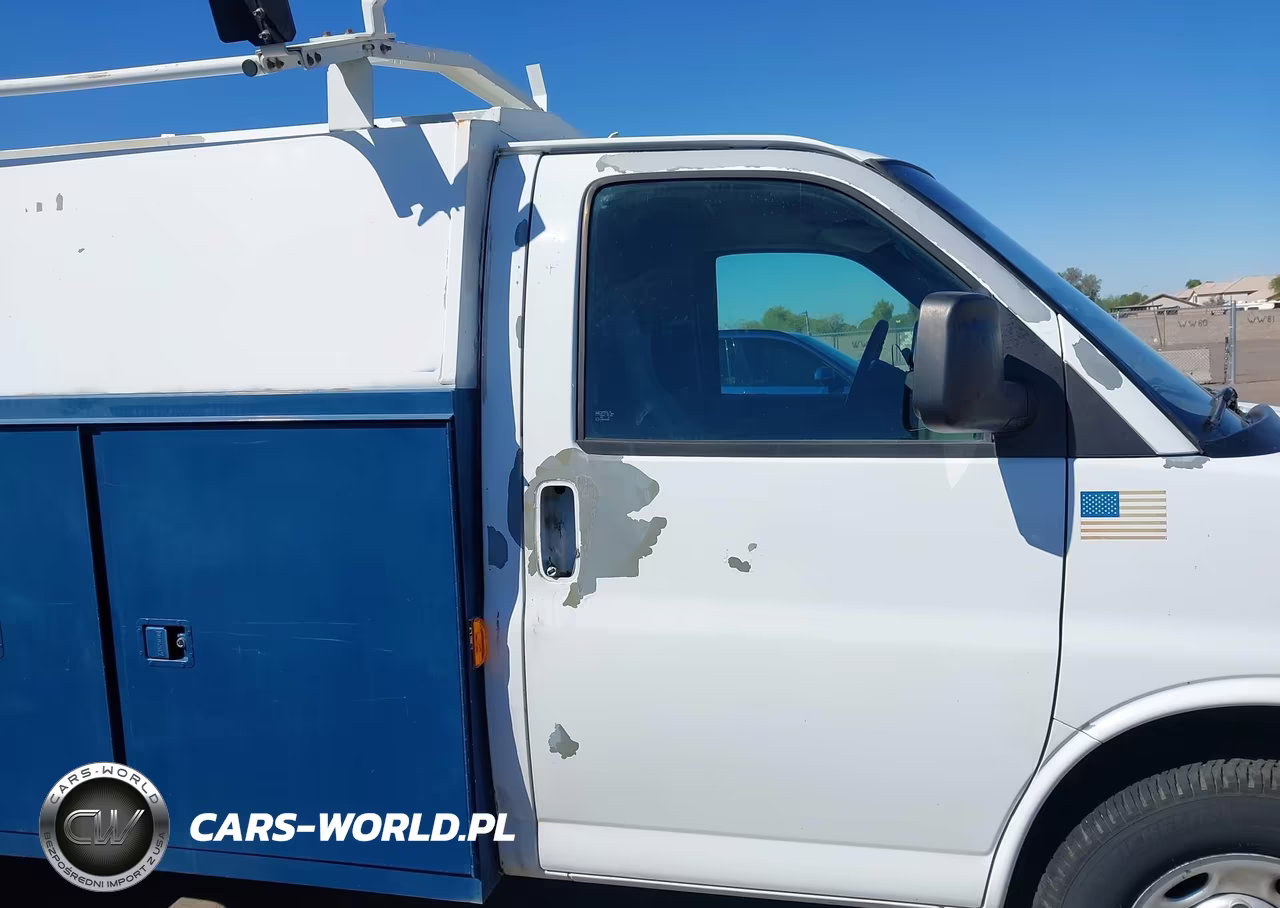 2004 Chevrolet Express Cutaway VIN:1GBHG31UX41170050 - 14