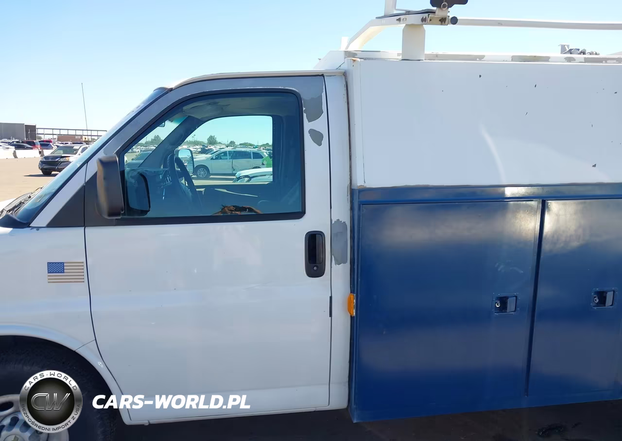 2004 Chevrolet Express Cutaway VIN:1GBHG31UX41170050 - 15