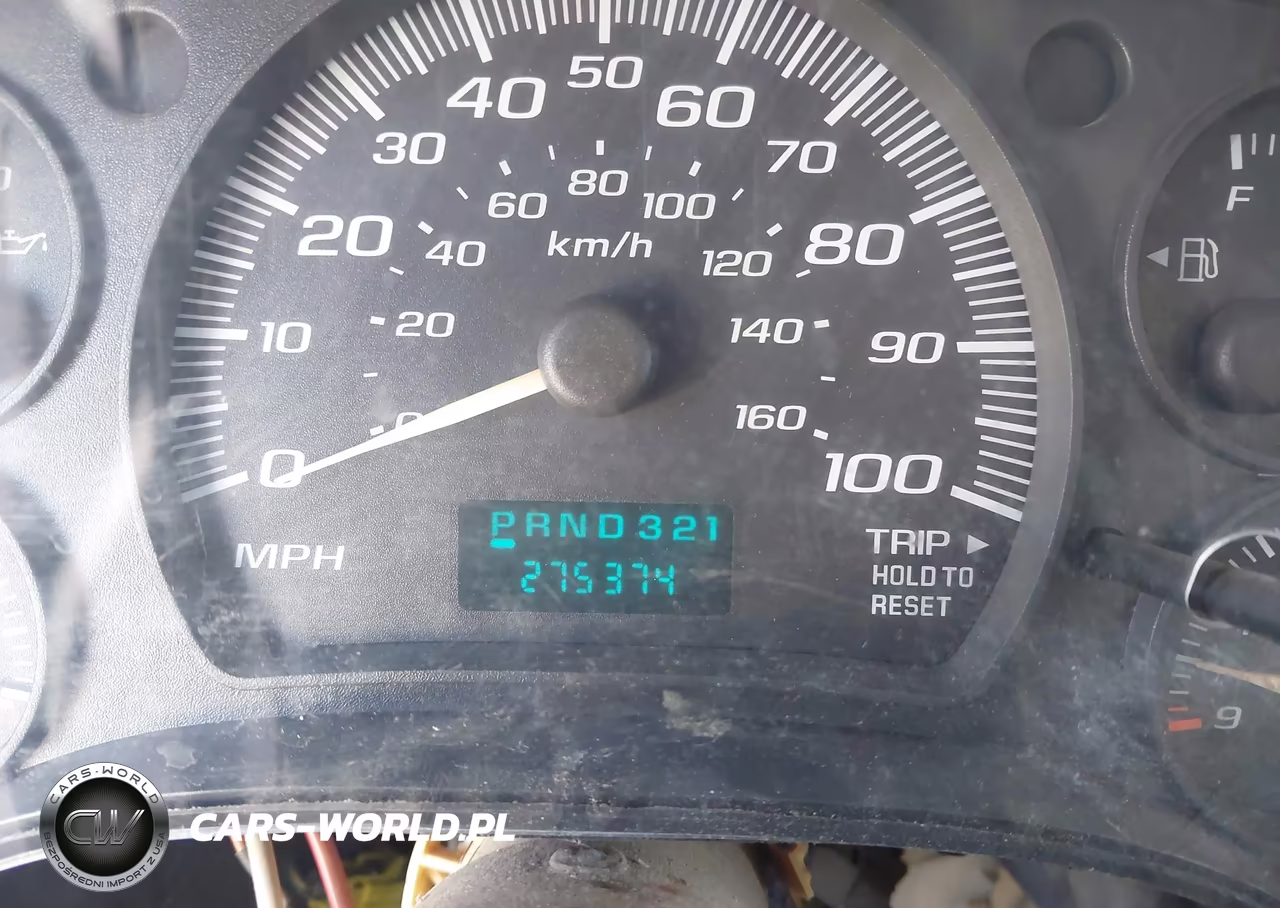 2004 Chevrolet Express Cutaway VIN:1GBHG31UX41170050 - 5