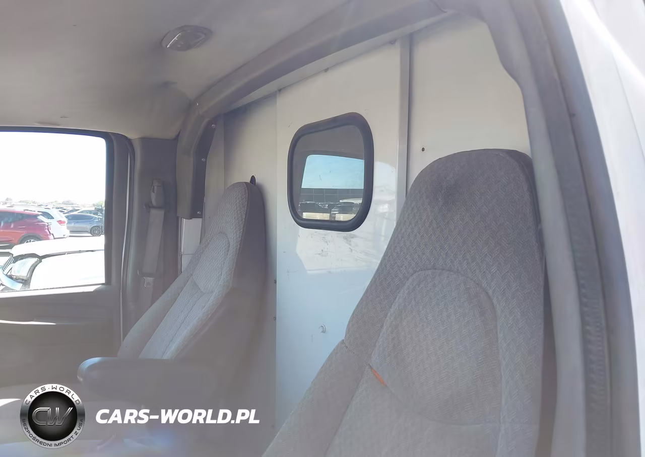 2004 Chevrolet Express Cutaway VIN:1GBHG31UX41170050 - 7