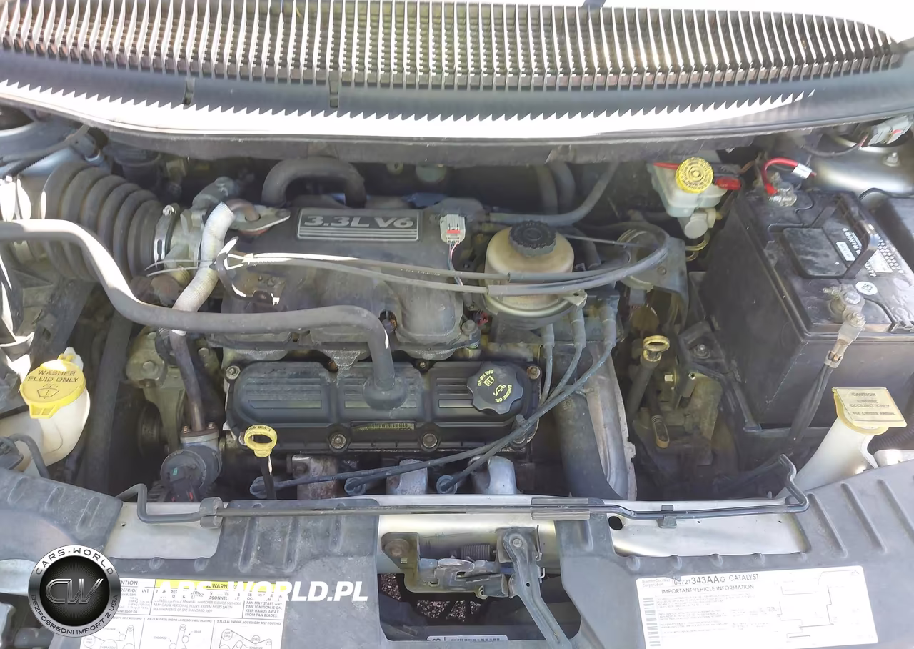 2005 Chrysler Town & Country VIN:1C4GP45R15B352427 - 10