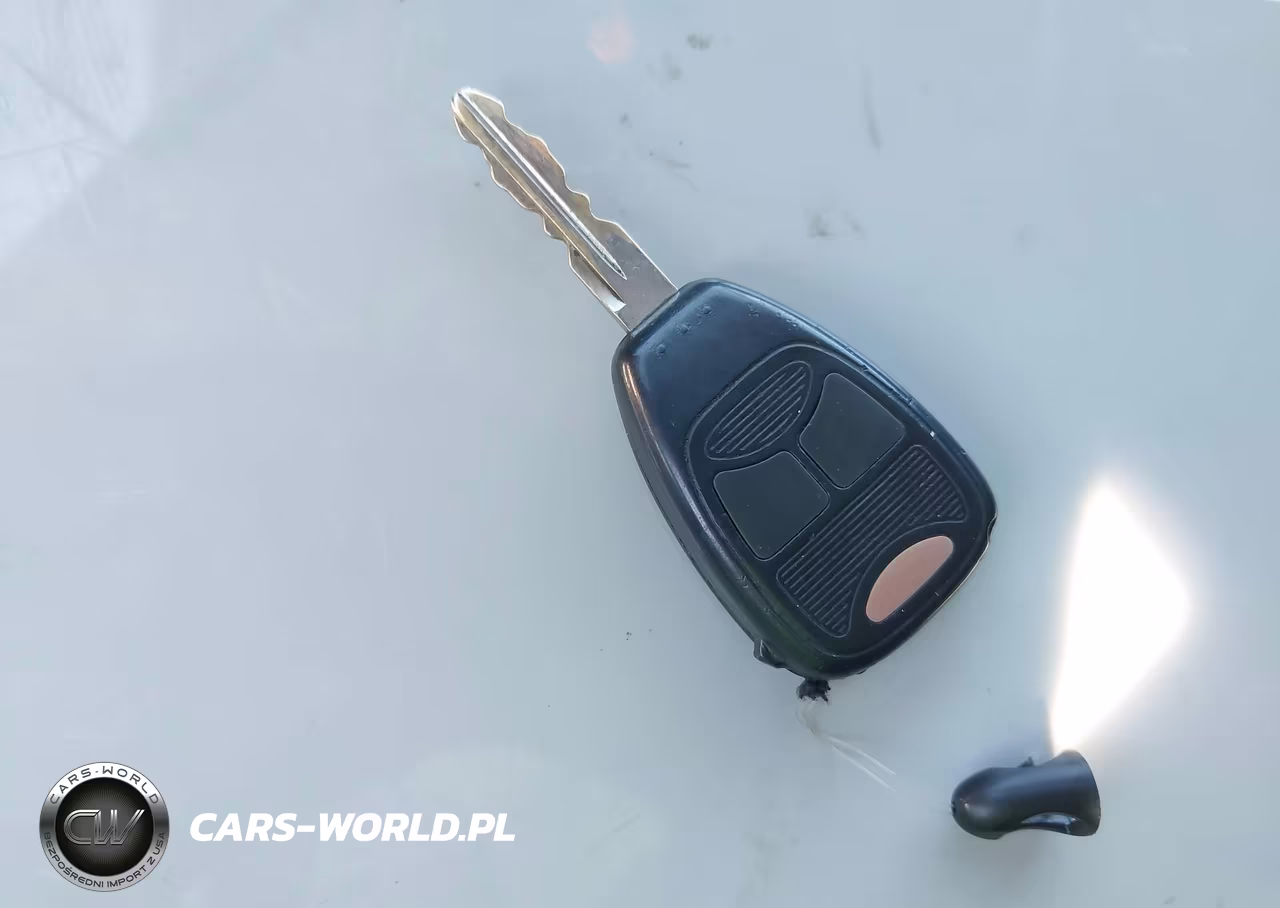 2005 Chrysler Town & Country VIN:1C4GP45R15B352427 - 11