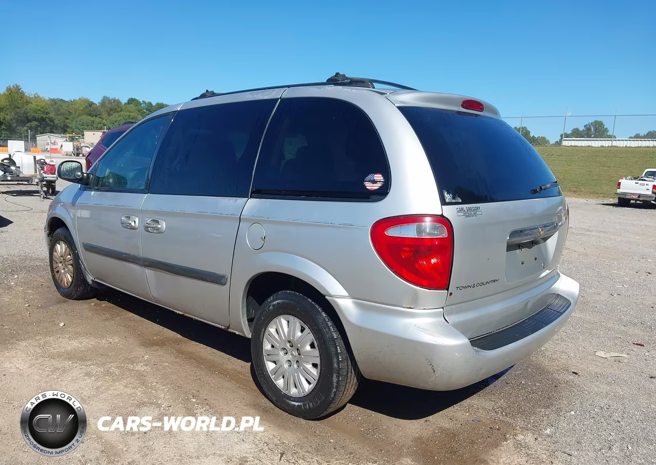 2005 Chrysler Town & Country VIN:1C4GP45R15B352427 - 3