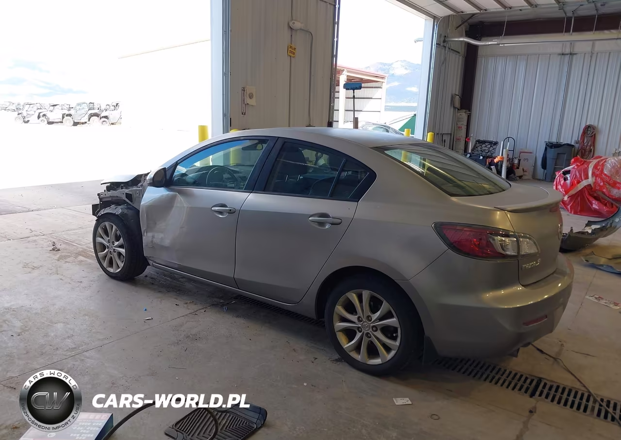 2011 Mazda Mazda3 S Sport VIN:JM1BL1U68B1414824 - 3