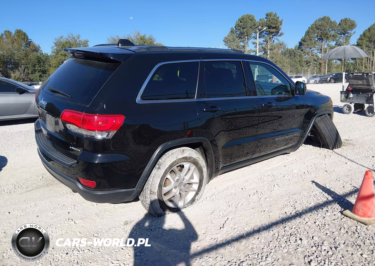 2017 Jeep Grand Cherokee Laredo 4X2 VIN:1C4RJEAG4HC664518 - 4