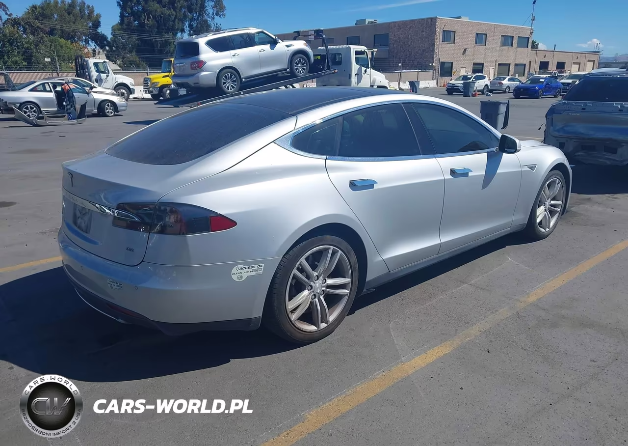2013 Tesla Model S VIN:5YJSA1CN2DFP26274 - 4