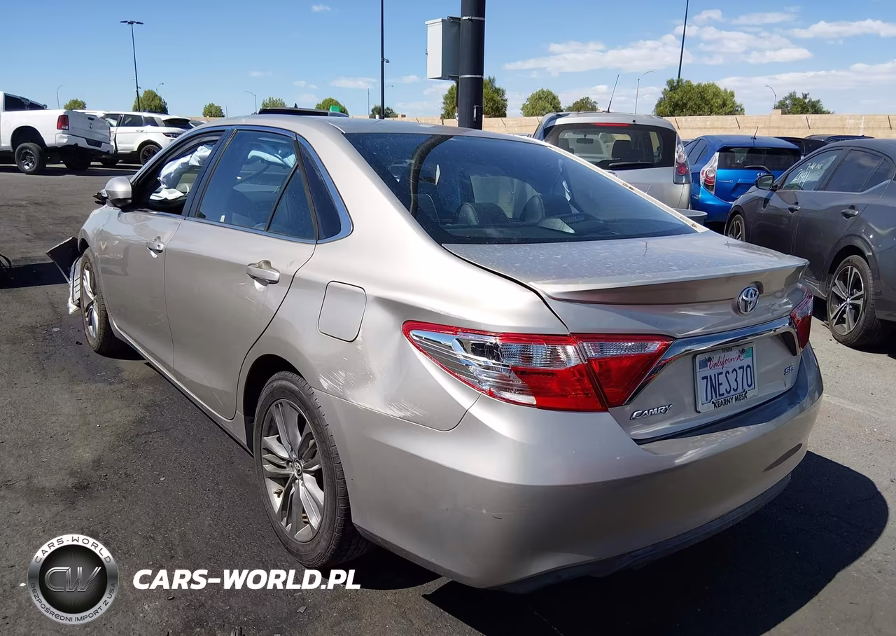 2015 Toyota Camry Se VIN:4T1BF1FK7FU054320 - 15