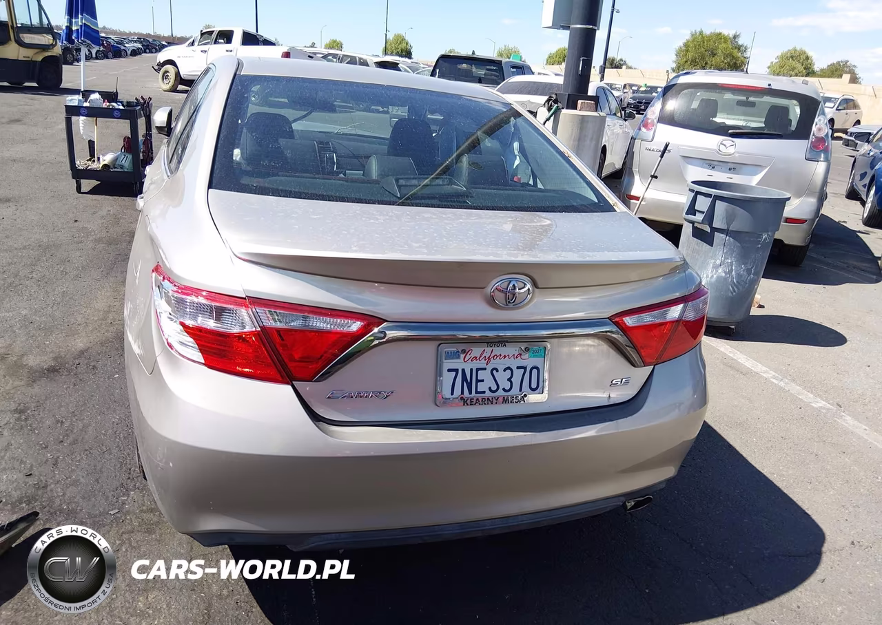 2015 Toyota Camry Se VIN:4T1BF1FK7FU054320 - 17