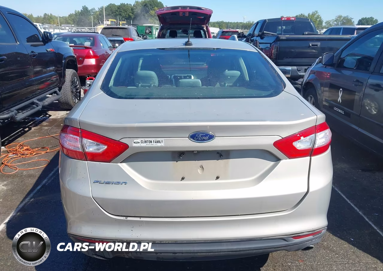 2015 Ford Fusion S VIN:3FA6P0G7XFR261420 - 16