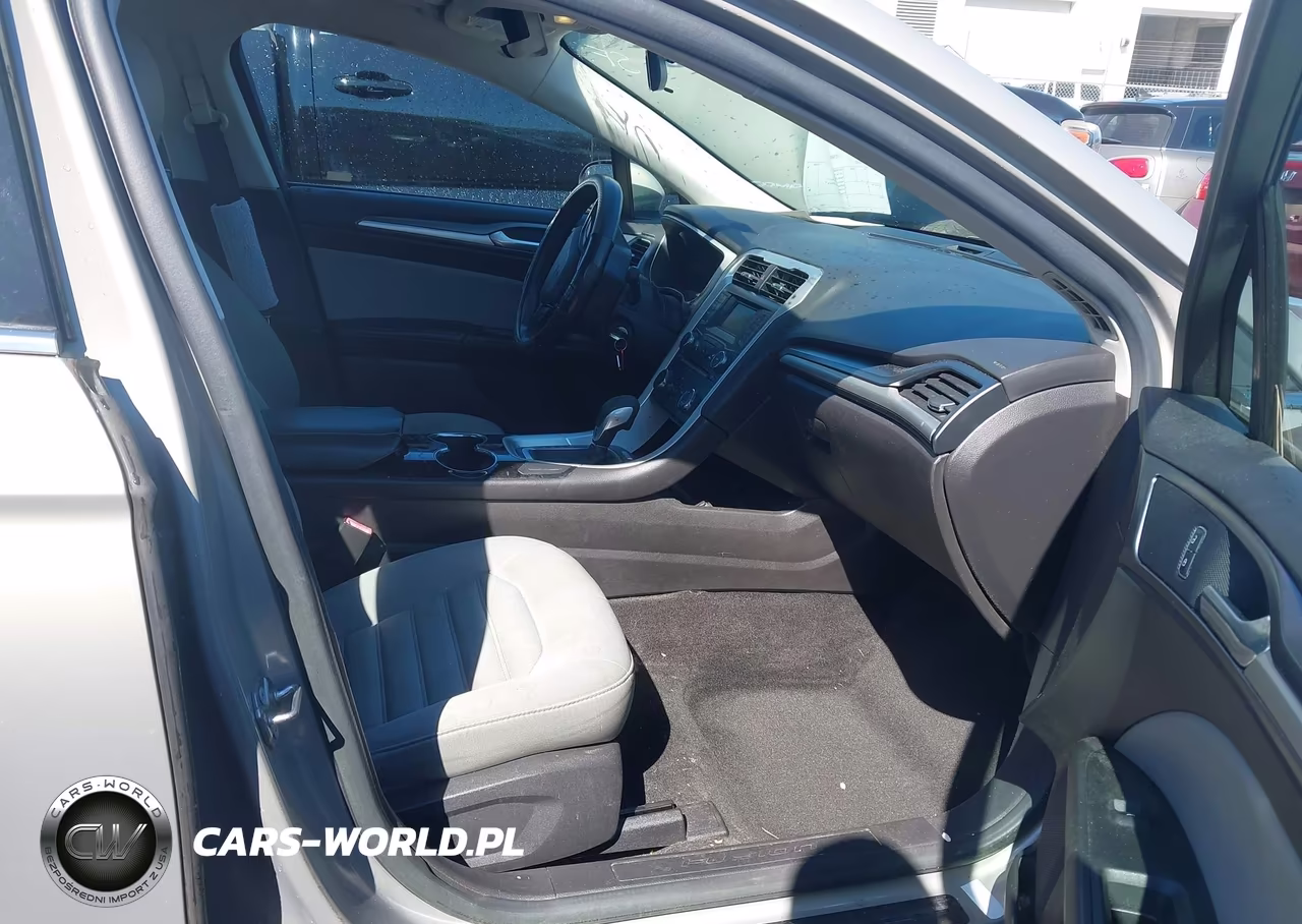 2015 Ford Fusion S VIN:3FA6P0G7XFR261420 - 5