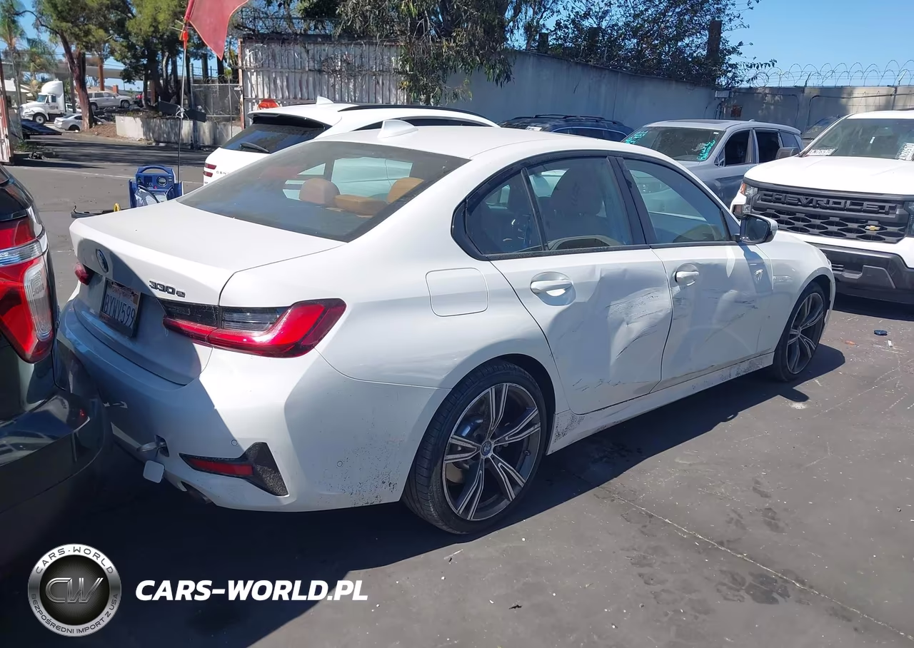2022 BMW 330E VIN:3MW5P7J03N8C33924 - 4