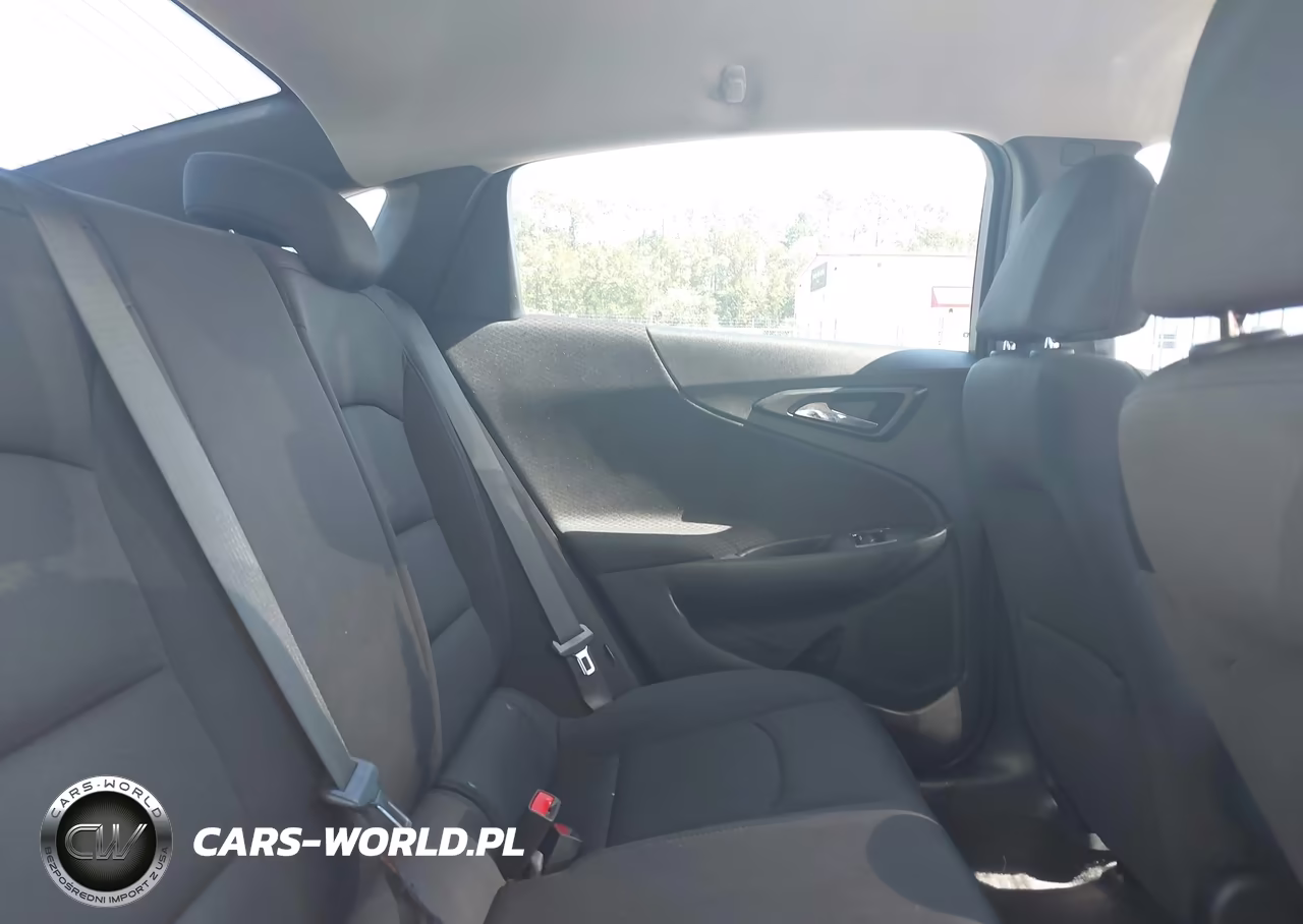 2019 Chevrolet Malibu Rs VIN:1G1ZG5ST9KF224304 - 8