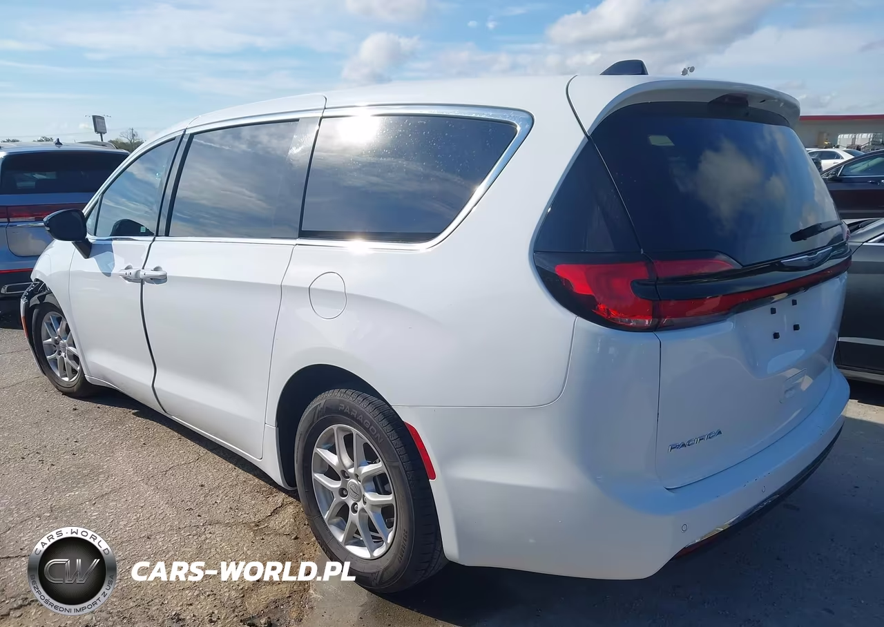 2025 Chrysler Pacifica Select VIN:2C4RC1BG8SR509373 - 3