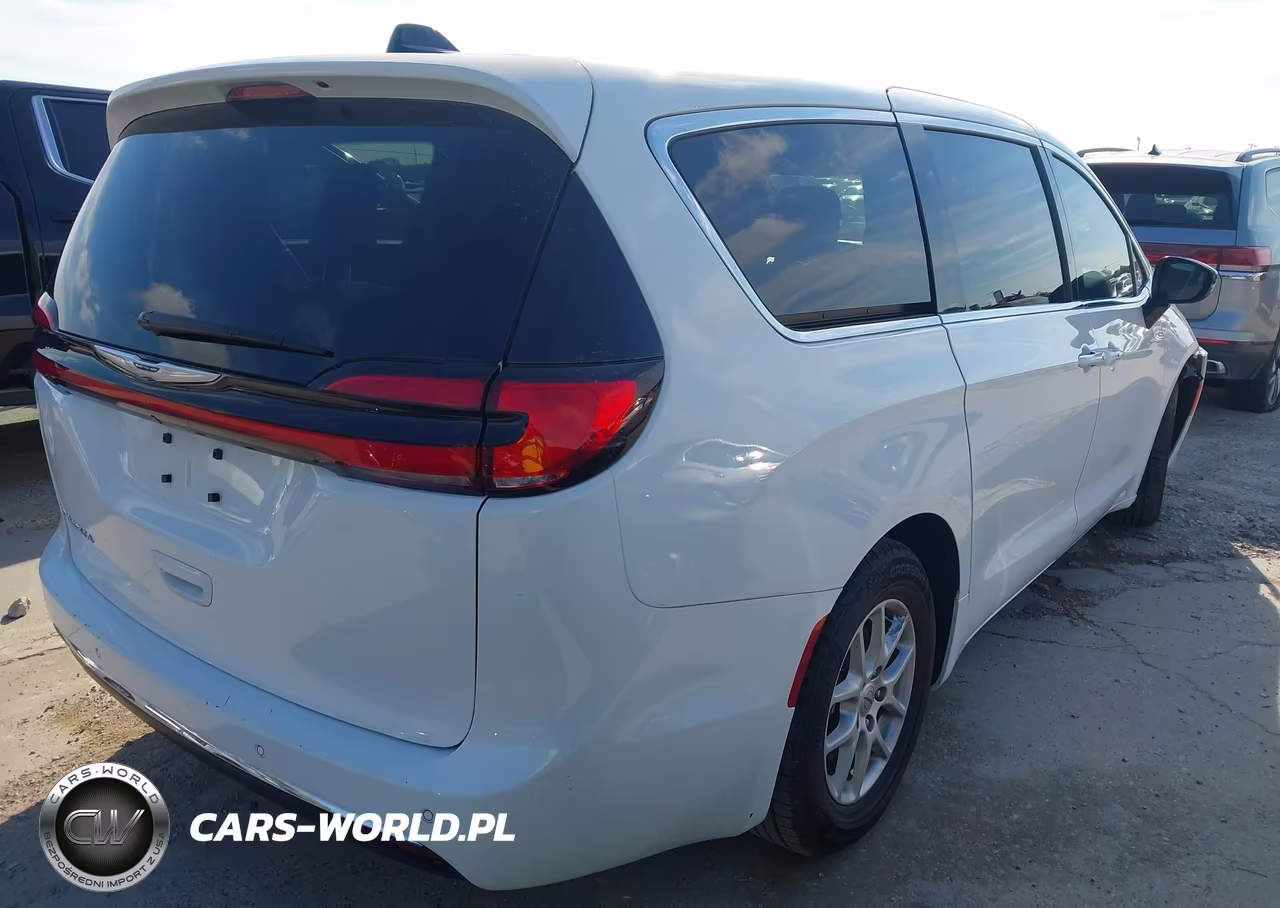 2025 Chrysler Pacifica Select VIN:2C4RC1BG8SR509373 - 4