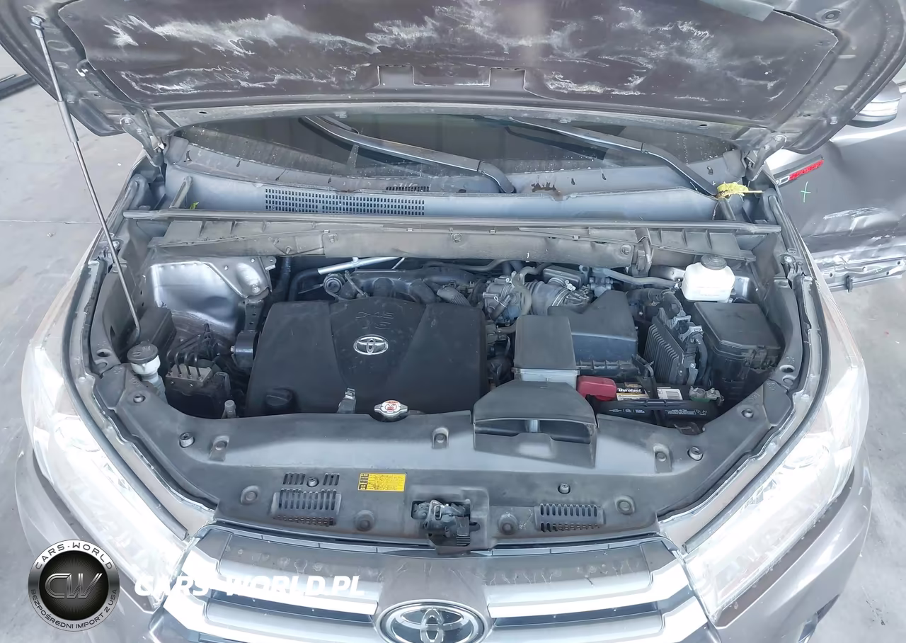 2019 Toyota Highlander Le VIN:5TDBZRFH2KS946035 - 10