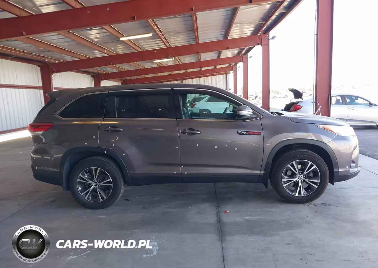 2019 Toyota Highlander Le VIN:5TDBZRFH2KS946035 - 14
