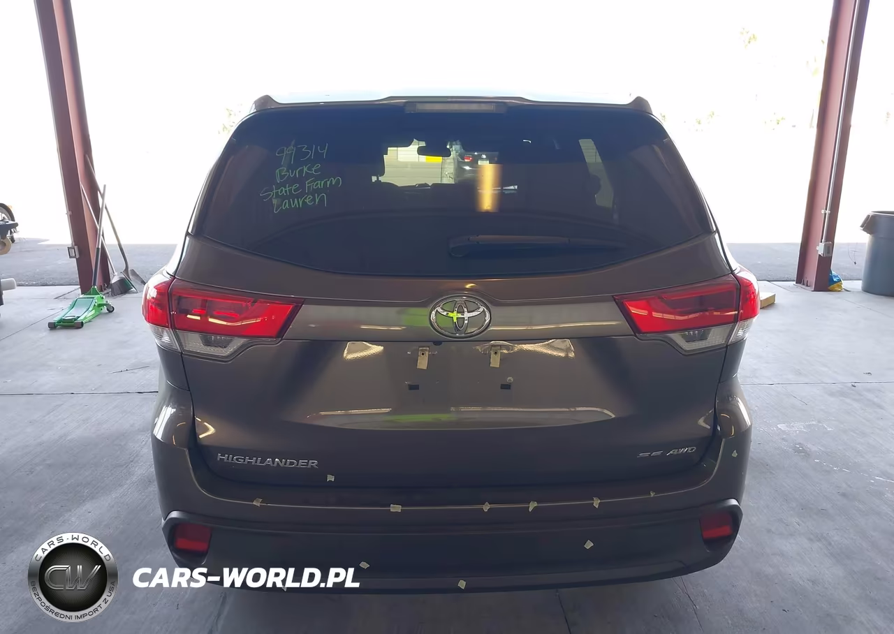 2019 Toyota Highlander Le VIN:5TDBZRFH2KS946035 - 17
