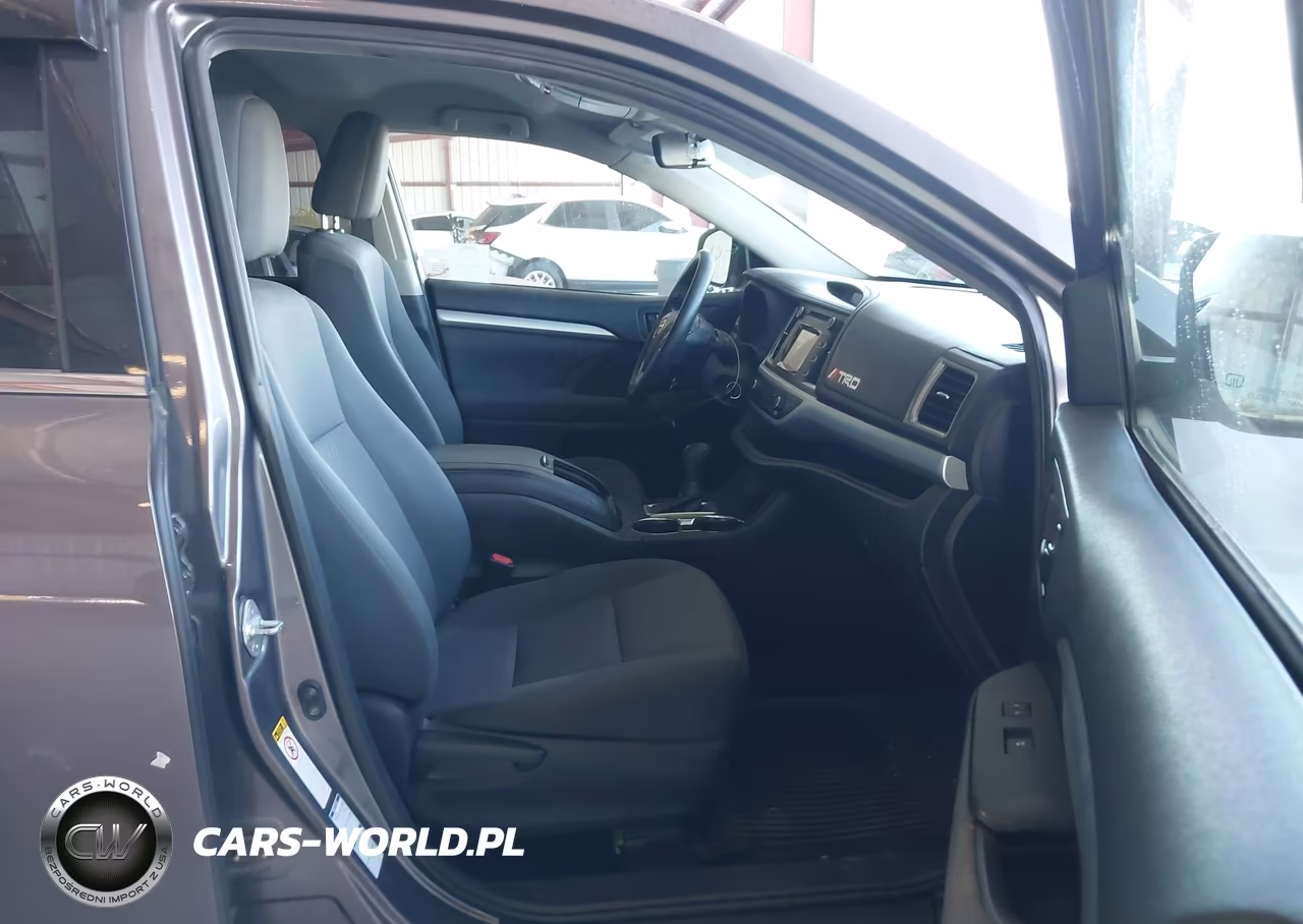 2019 Toyota Highlander Le VIN:5TDBZRFH2KS946035 - 5