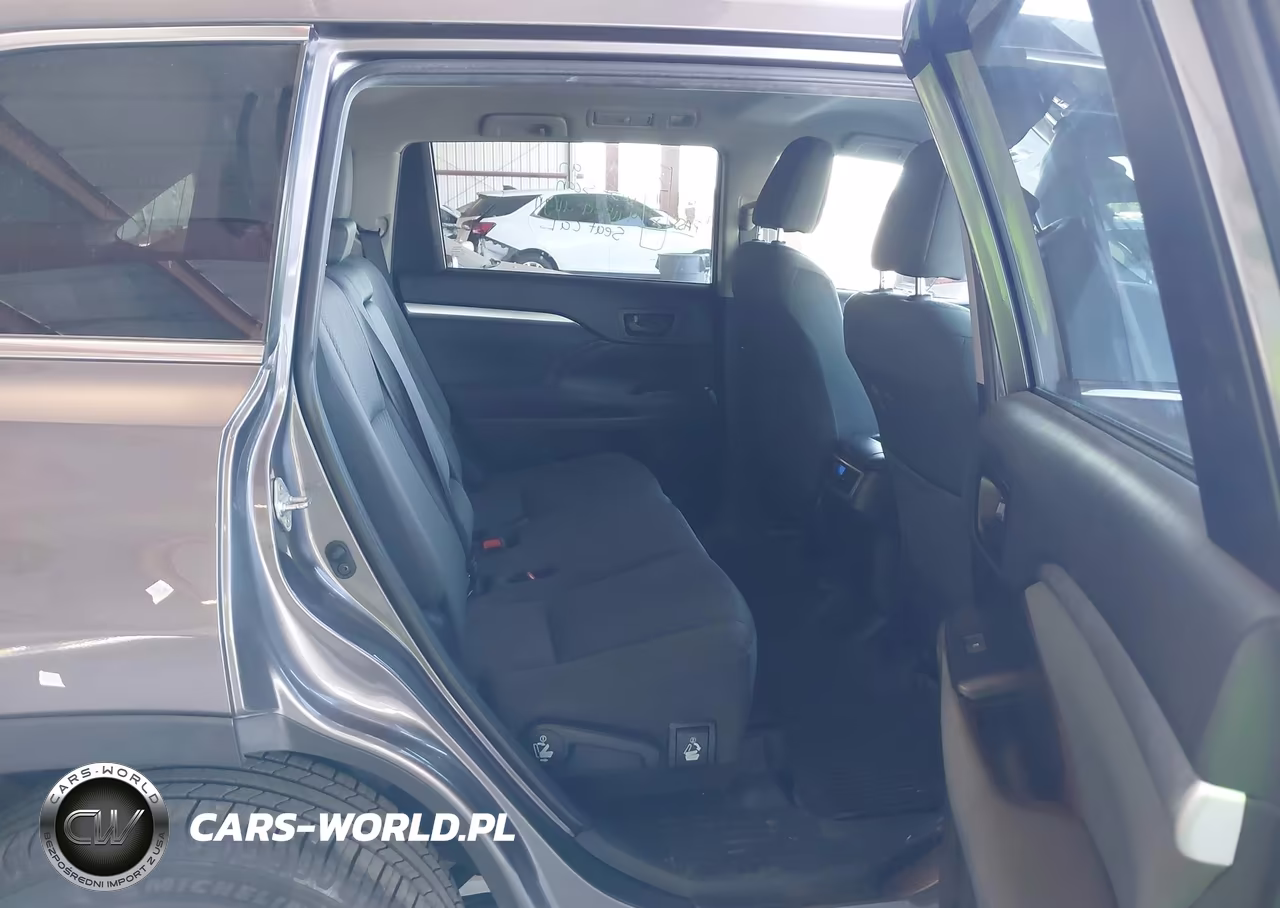 2019 Toyota Highlander Le VIN:5TDBZRFH2KS946035 - 8