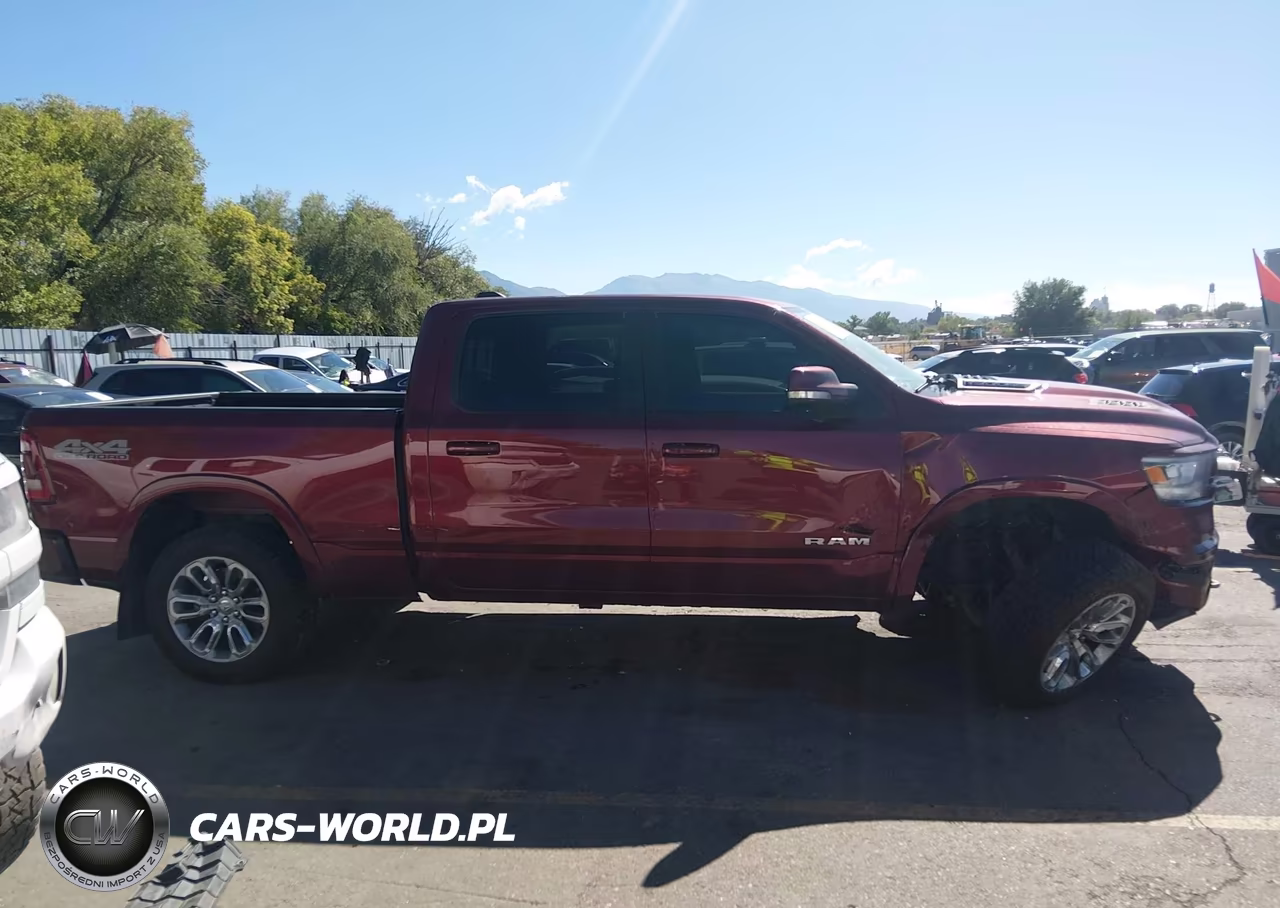 2019 Ram 1500 Laramie 4X4 6'4 Box VIN:1C6SRFRT3KN923214 - 13