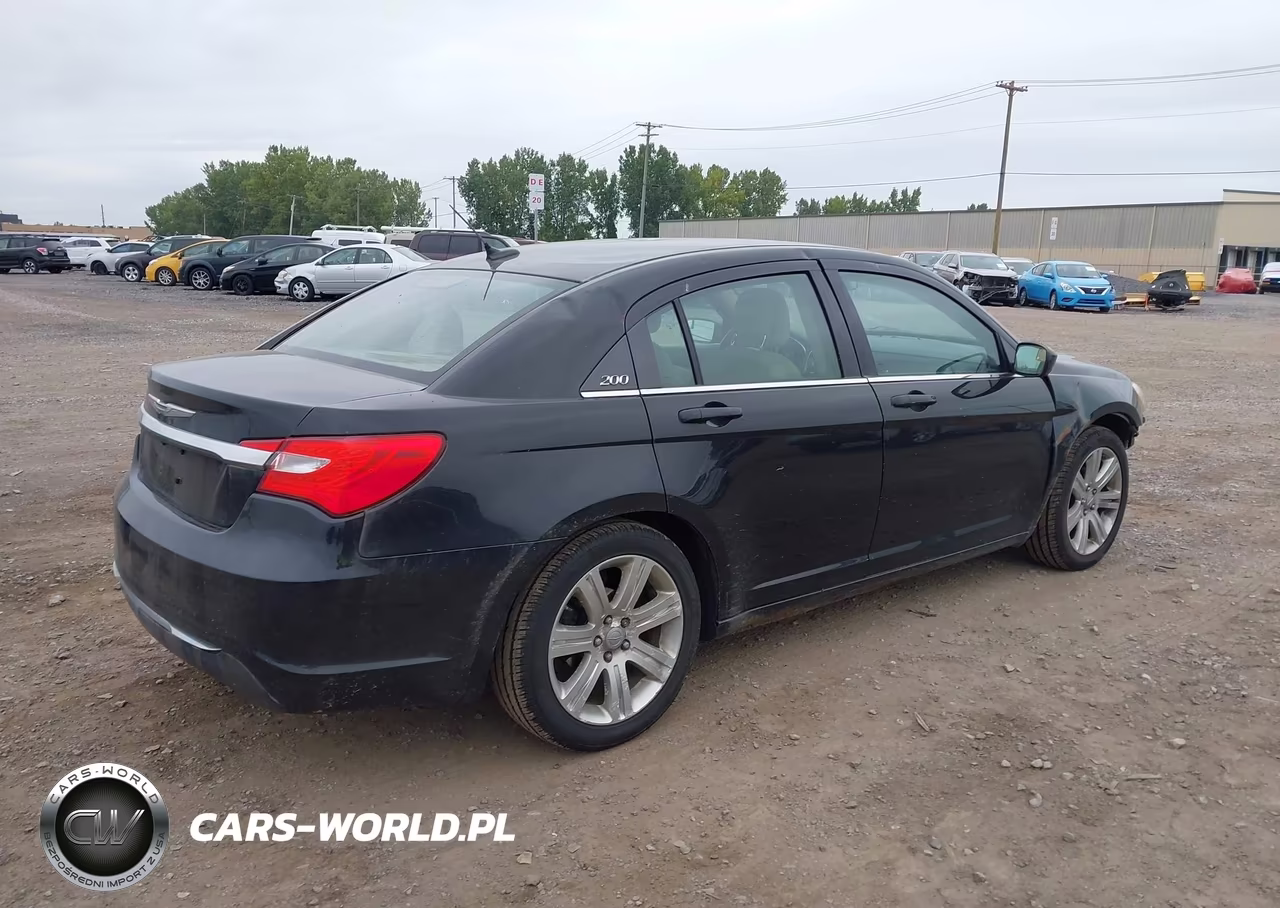 2011 Chrysler 200 Touring VIN:1C3BC1FB4BN613750 - 4