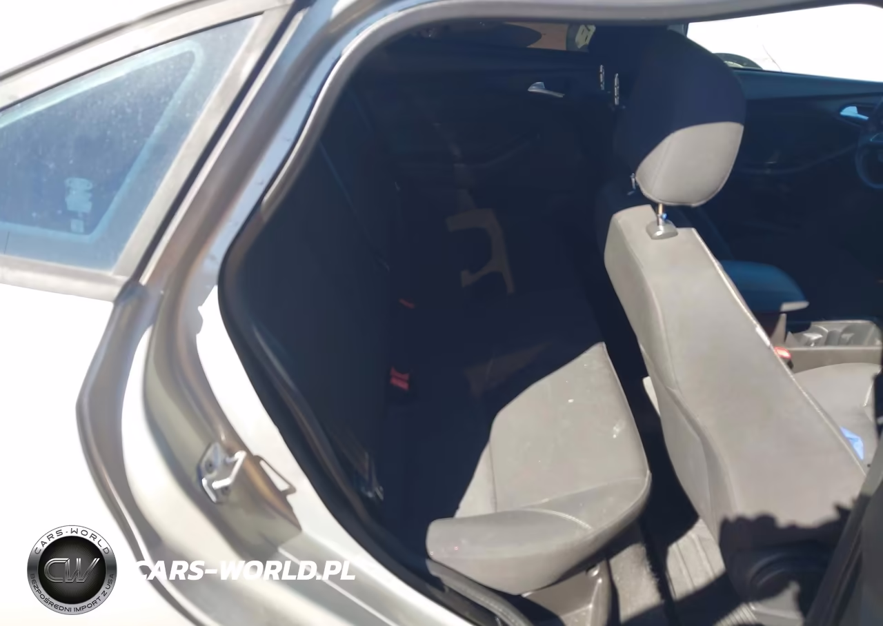 2016 Ford Focus Se VIN:1FADP3F22GL365446 - 8