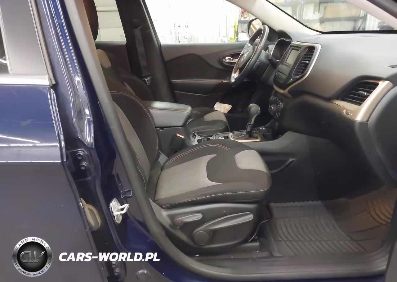 2014 Jeep Cherokee Latitude VIN:1C4PJMCS7EW230252 - 5