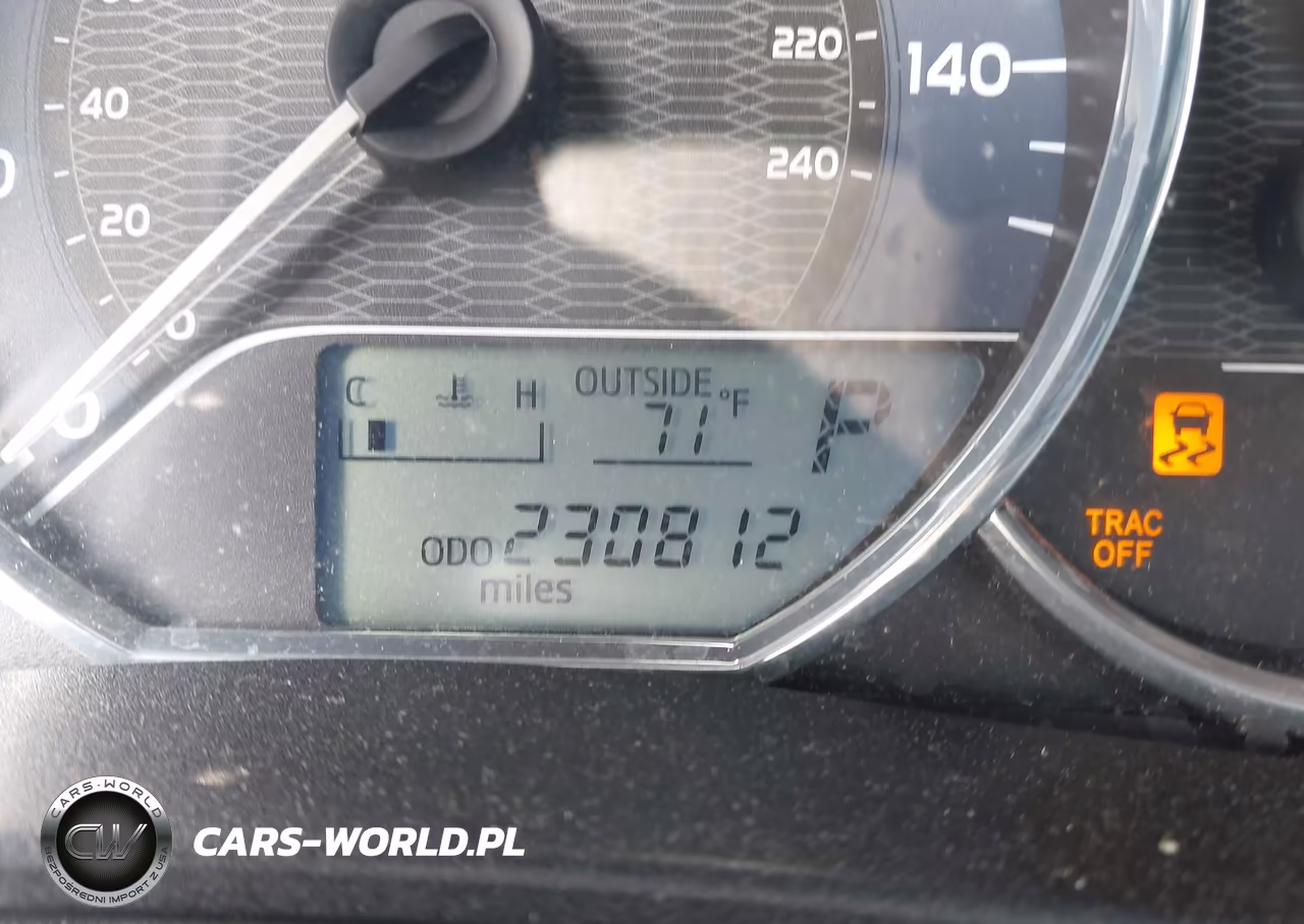 2015 Toyota Corolla Le VIN:2T1BURHE2FC404806 - 15