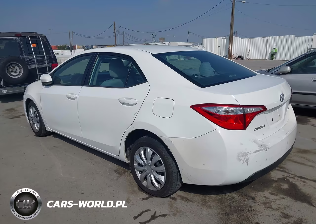 2015 Toyota Corolla Le VIN:2T1BURHE2FC404806 - 3