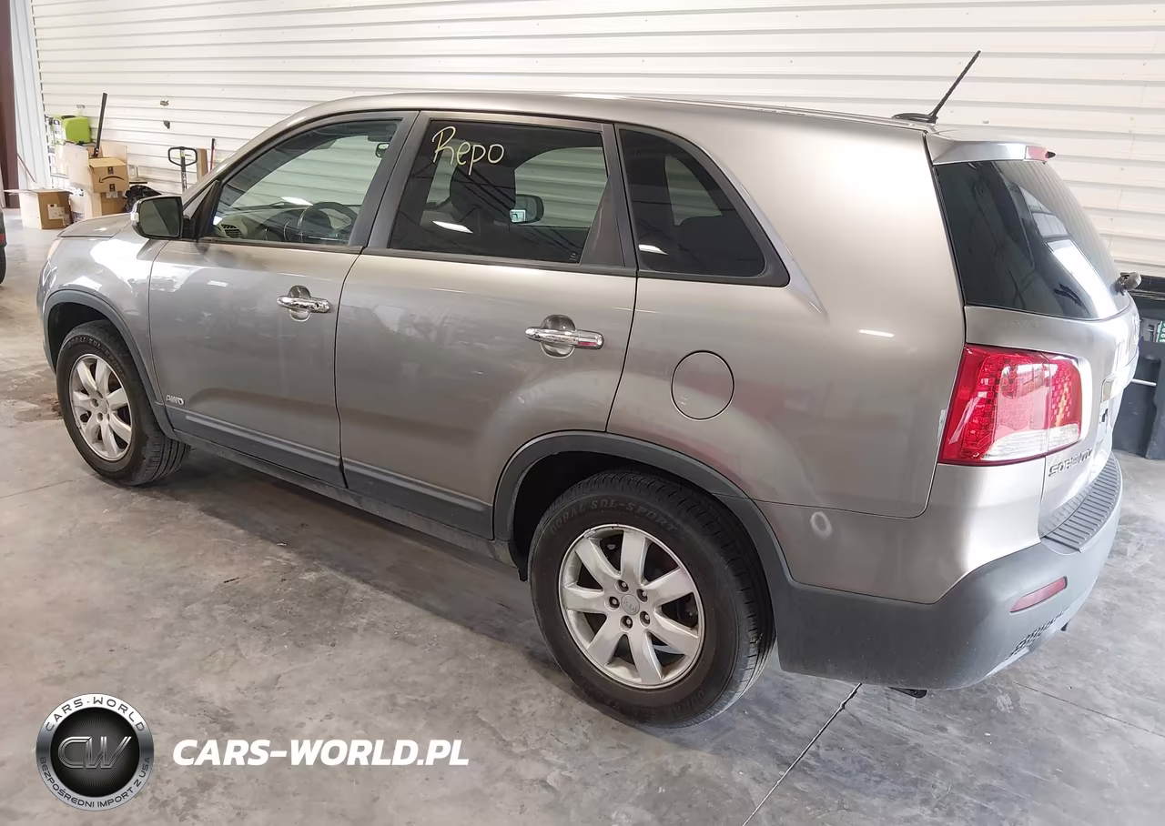 2012 Kia Sorento Lx VIN:5XYKTCA68CG206802 - 3